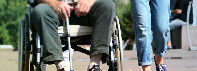 wheelchair-1629490_1920.jpg
