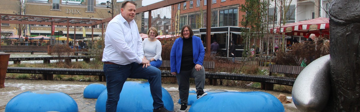Gerrit Jan, Vanessa en Tracy met oproep.jpg